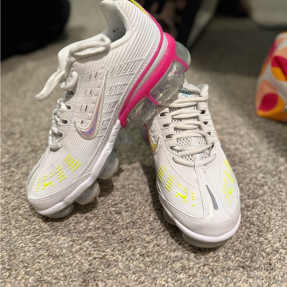 Nike White and Pink Sneakers